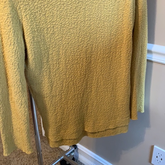 2 knit Sweaters - Picture 5 of 6